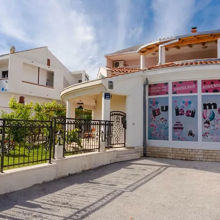 Daire Mala Kate Kastela