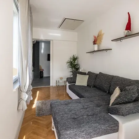 Mala Kate Apartment *