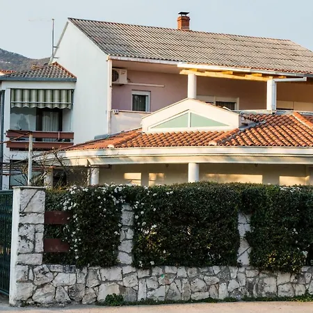 Mala Kate Apartment